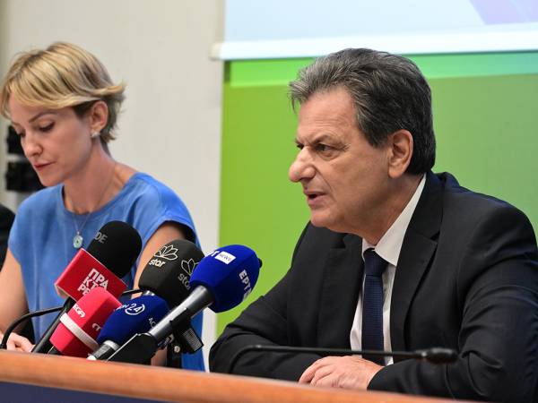 Σκυλακάκης: Έκτακτη επαναφορά τέλους στην ηλεκτροπαραγωγή με αέριο