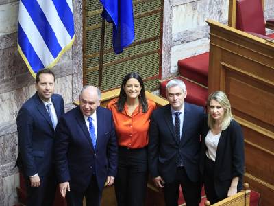 Ψηφίστηκε το νομοσχέδιο για το 13ωρο