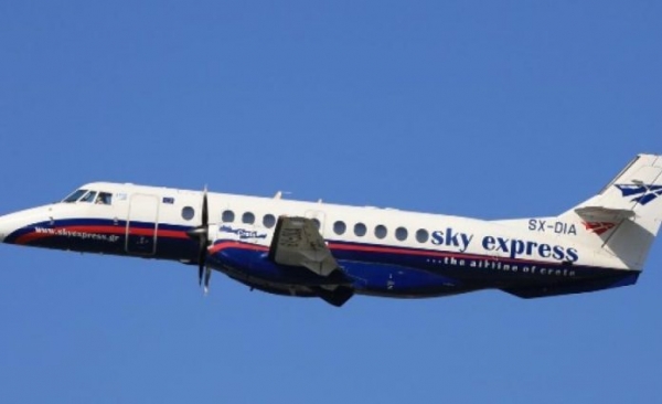 SKY Express: Δωρεάν αεροπορικά εισιτήρια σε όλο το προσωπικό των ΜΕΘ Θεσσαλονίκης