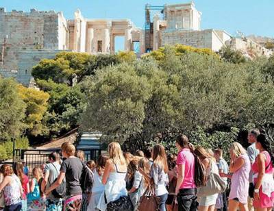 ΤτΕ: Αύξηση 92,1% εμφάνισαν οι τουριστικές εισπράξεις στο οκτάμηνο