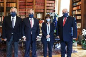 Στην Πρόεδρο της Δημοκρατίας αντιπροσωπεία της ΚΕΕΕ με επικεφαλής τον Γ. Χατζηθεοδοσίου