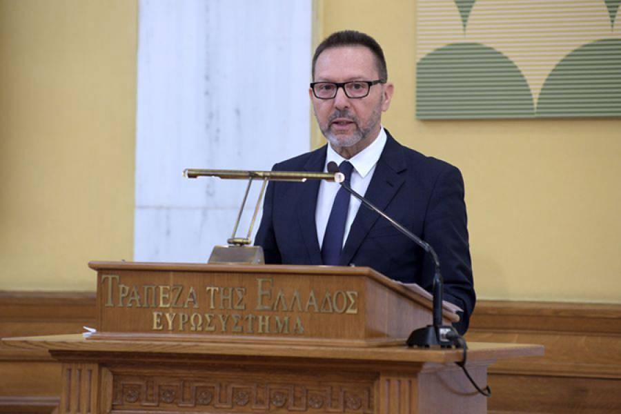 Στουρνάρας: Έτος αυξήσεων το 2024 με άμεσο ή έμμεσο τρόπο