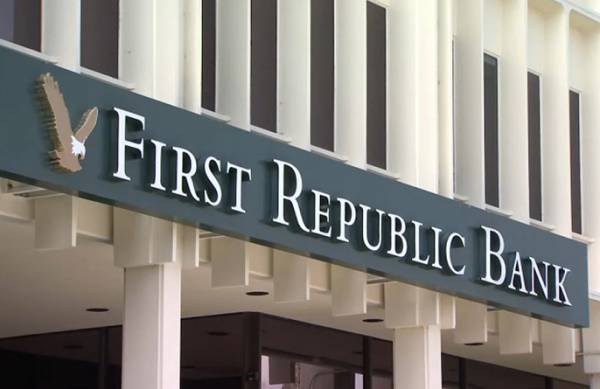 S&amp;P: Υποβάθμισε σε "junk" τη First Republic Bank