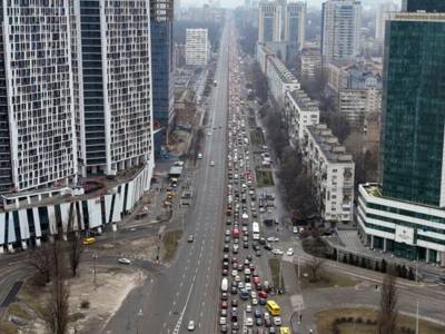 Κίεβο: Ουρές σε πρατήρια καυσίμων, τράπεζες, σούπερ μάρκετ - Κύμα φυγής προς τα δυτικά