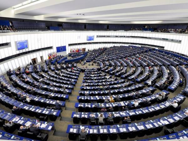 Εμπλοκή 163 ευρωβουλευτών σε υποθέσεις διαφθοράς και σκανδάλων