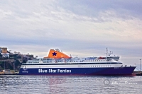 Στο λιμάνι της Κάσου προσέκρουσε ελαφρά το "Blue Star Patmos"