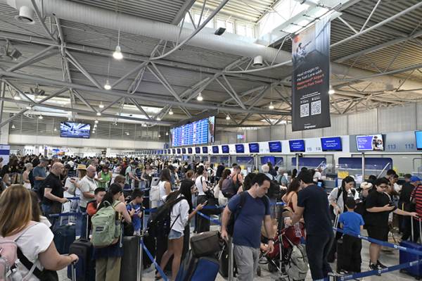 ΔΑΑ: Ιστορικό ρεκόρ τον Αύγουστο με πάνω από 4 εκατομμύρια επιβάτες