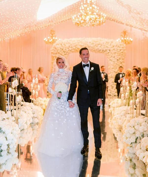Ο χλιδάτος γάμος της χρυσής κληρονόμου Paris Hilton με τον Carter Reum