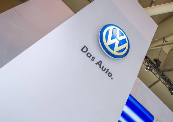 Volkswagen: Σημαντικό ορόσημο η παραγωγή 100.000 έξυπνων ηλεκτρικών οχημάτων στην Κίνα