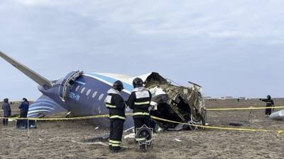 Azerbaijan Airlines: Το αεροσκάφος δέχθηκε εξωτερική φυσική και τεχνική επέμβαση