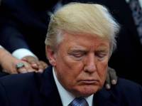 Ο Τραμπ κόβει τη συνδρομή στις εφημερίδες New York Times και Washington Post