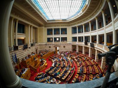 Νέος προϋπολογισμός: Στο 2% η ανάπτυξη, στο 2,4% το πρωτογενές πλεόνασμα το 2026