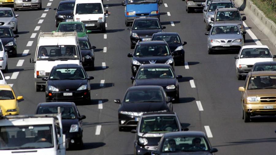 Διευκρινίσεις για τα ειδοποιητήρια τελών κυκλοφορίας για οχήματα σε ακινησία