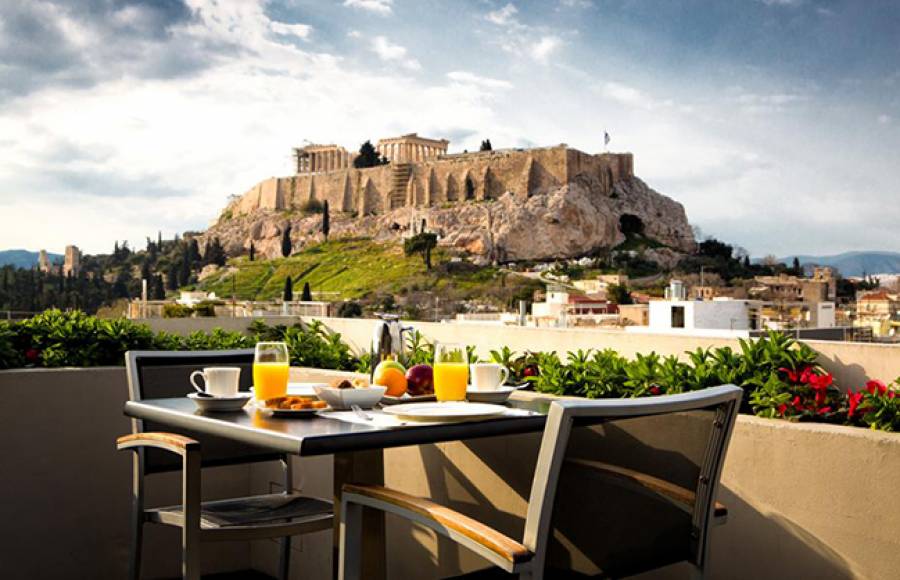 Στο 93,2% η πληρότητα στα ξενοδοχεία της Αθήνας τον Ιούνιο