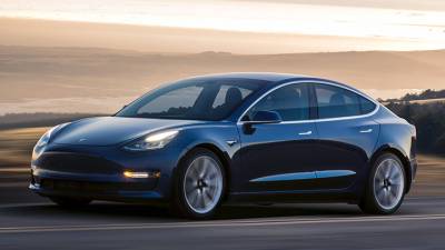 Tesla Greece: Πτώση τζίρου 31%, αλλά και άλμα ρευστότητας το 2025