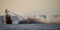 Αίγιο: Βυθίστηκε η θαλαμηγός στην οποία το πρωί ξέσπασε πυρκαγιά