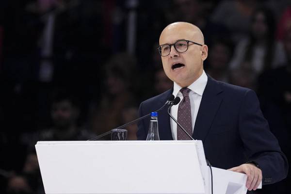 Σερβία: Παραιτήθηκε ο πρωθυπουργός Μίλος Βούτσεβιτς μετά την τραγωδία σε σιδηροδρομικό σταθμό